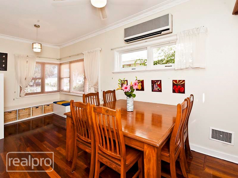 21 Cornish Crescent, Manning WA 6152
