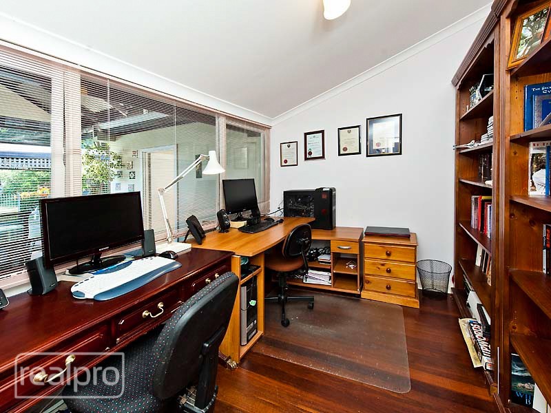 21 Cornish Crescent, Manning WA 6152