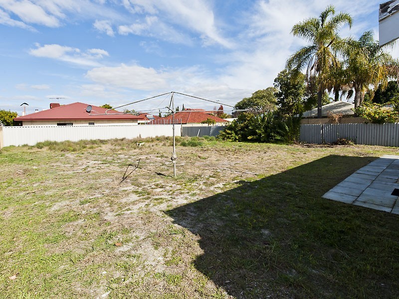 9 Henning Crescent, Manning WA 6152