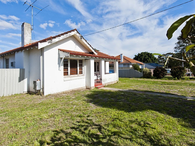 9 Henning Crescent, Manning WA 6152
