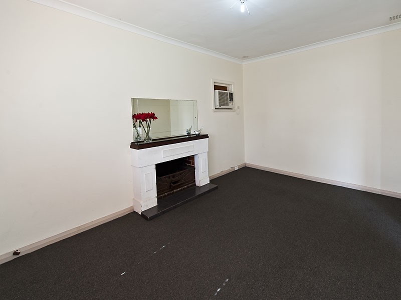9 Henning Crescent, Manning WA 6152