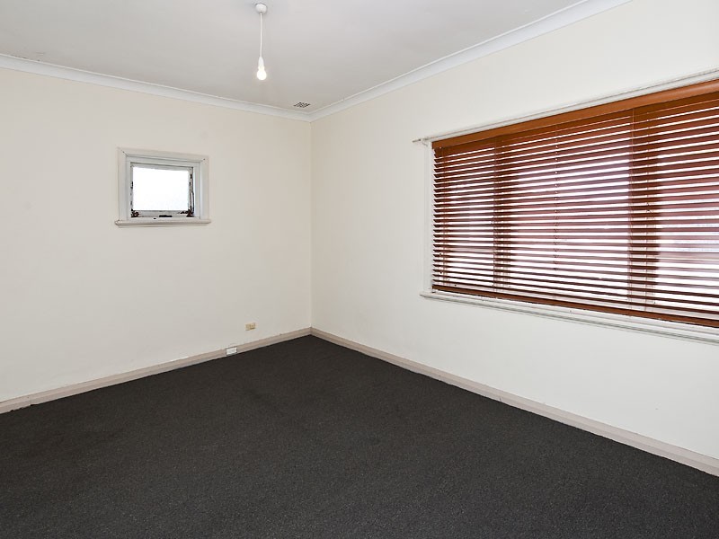 9 Henning Crescent, Manning WA 6152