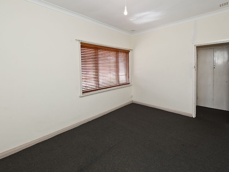 9 Henning Crescent, Manning WA 6152