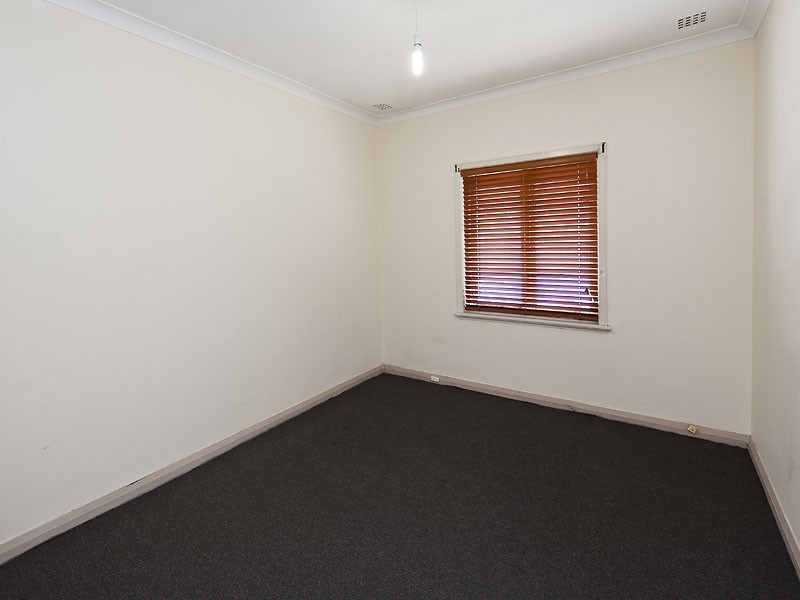 9 Henning Crescent, Manning WA 6152
