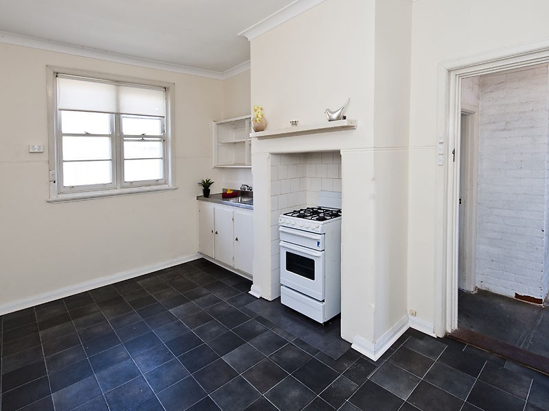 9 Henning Crescent, Manning WA 6152