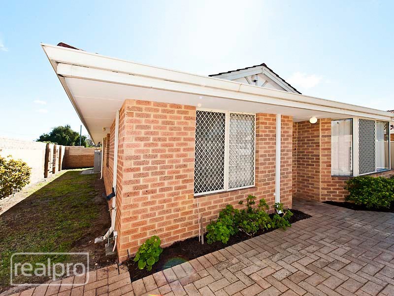 1/22 Henning Crescent, Manning WA 6152