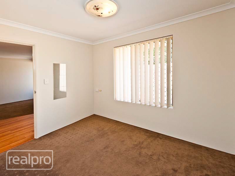 1/22 Henning Crescent, Manning WA 6152