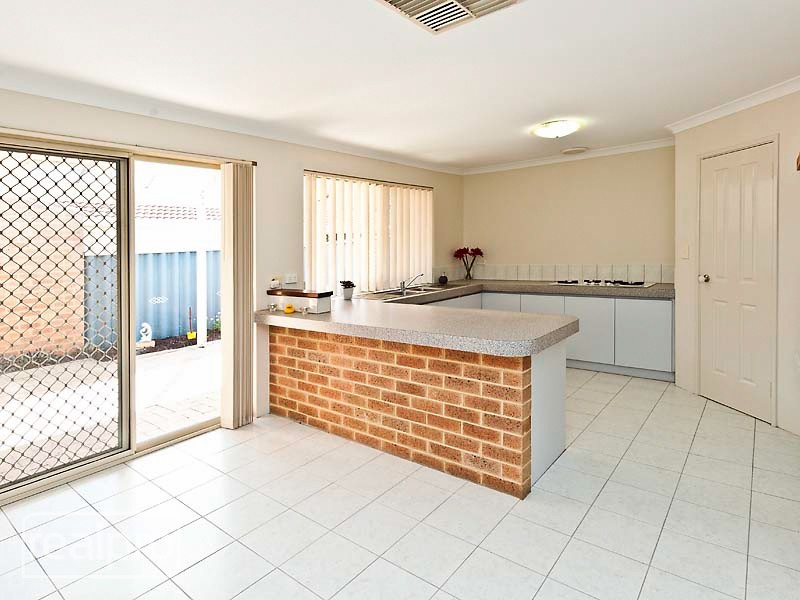 1/22 Henning Crescent, Manning WA 6152