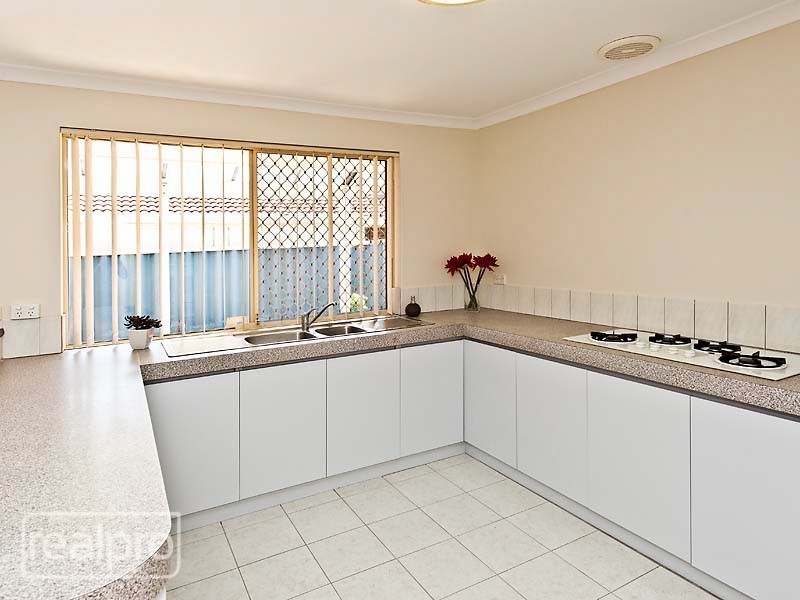 1/22 Henning Crescent, Manning WA 6152