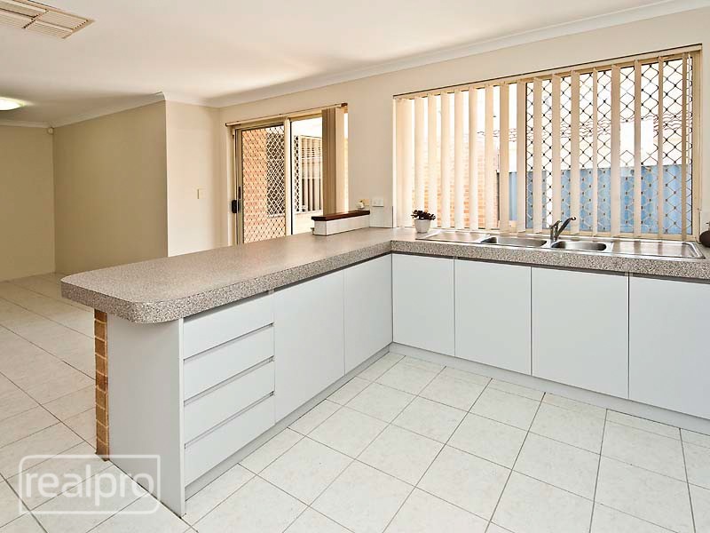 1/22 Henning Crescent, Manning WA 6152