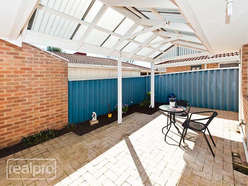 1/22 Henning Crescent, Manning WA 6152