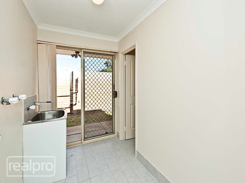 1/22 Henning Crescent, Manning WA 6152