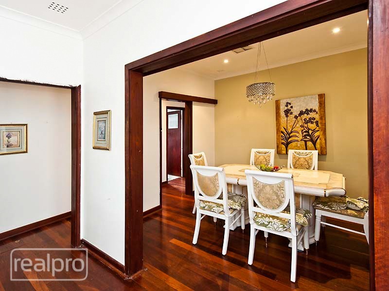 13A Forward Street, Manning WA 6152