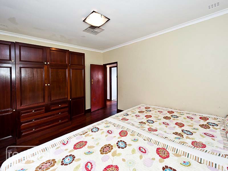 13A Forward Street, Manning WA 6152