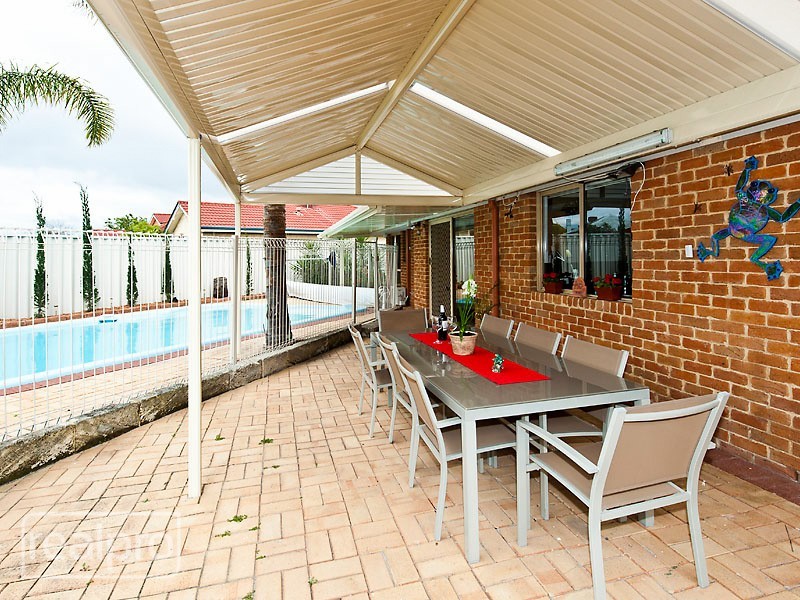 18 Cornish Crescent, Manning WA 6152