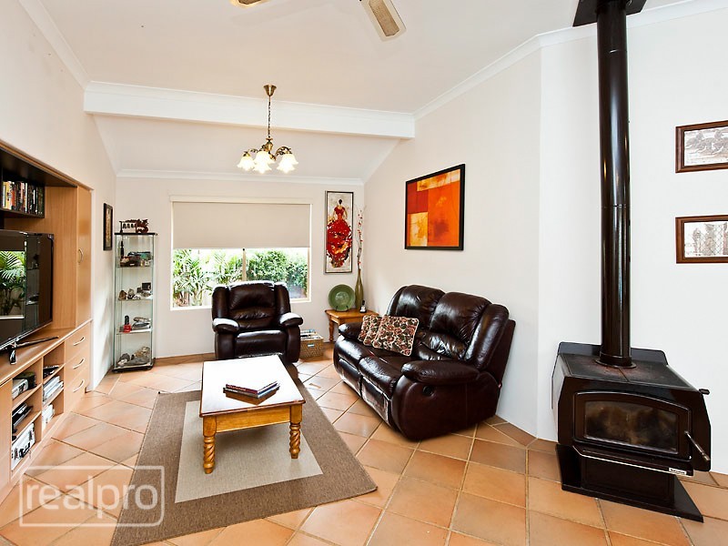 18 Cornish Crescent, Manning WA 6152