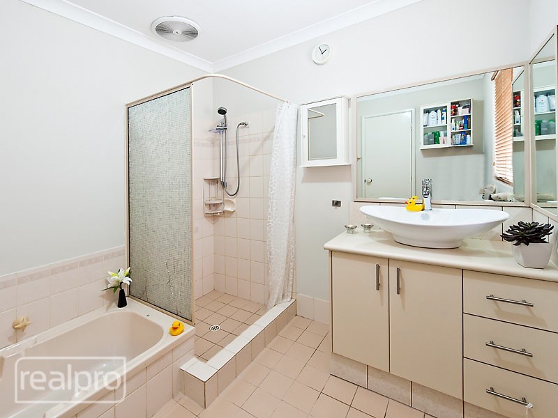 18 Cornish Crescent, Manning WA 6152