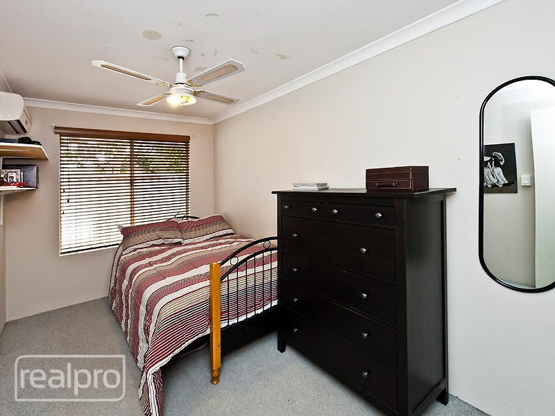 18 Cornish Crescent, Manning WA 6152