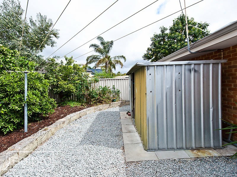 18 Cornish Crescent, Manning WA 6152