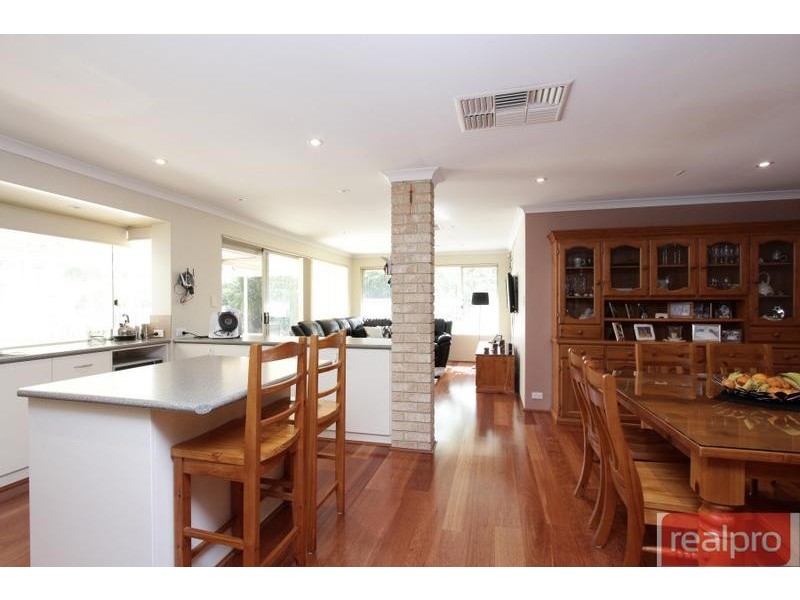 13 Boongala Close, Karawara WA 6152