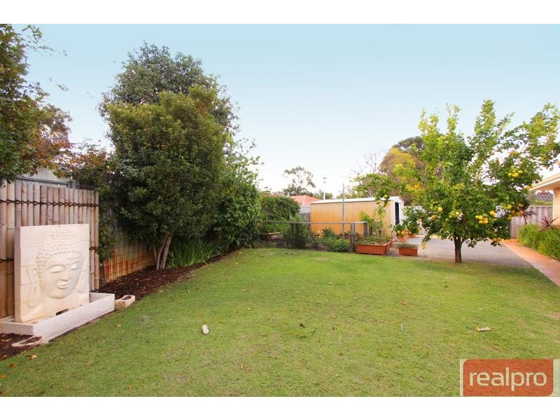 13 Boongala Close, Karawara WA 6152