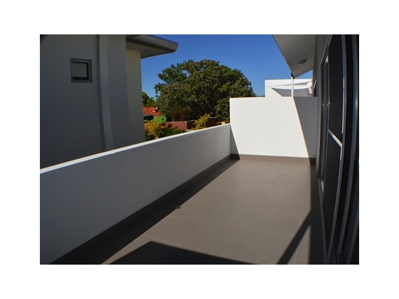 15/2 Downey Drive, Como WA 6152