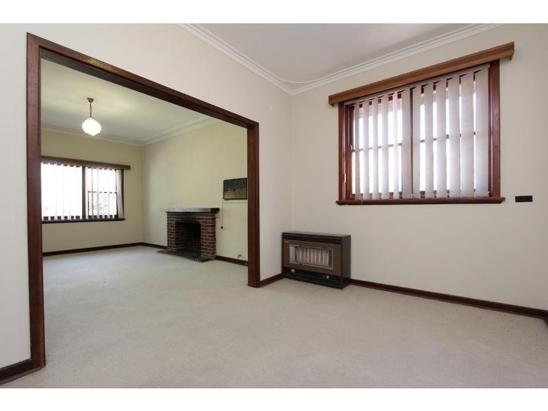 4 Godwin Avenue, Manning WA 6152