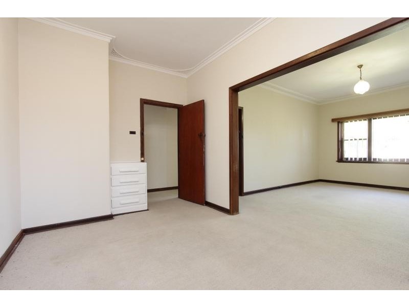 4 Godwin Avenue, Manning WA 6152