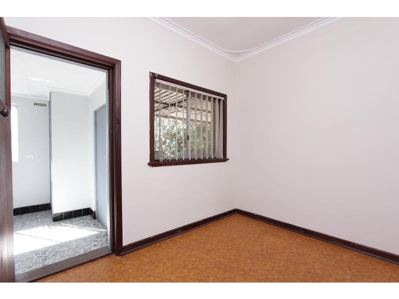 4 Godwin Avenue, Manning WA 6152