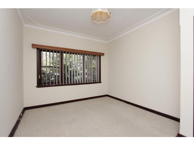 4 Godwin Avenue, Manning WA 6152