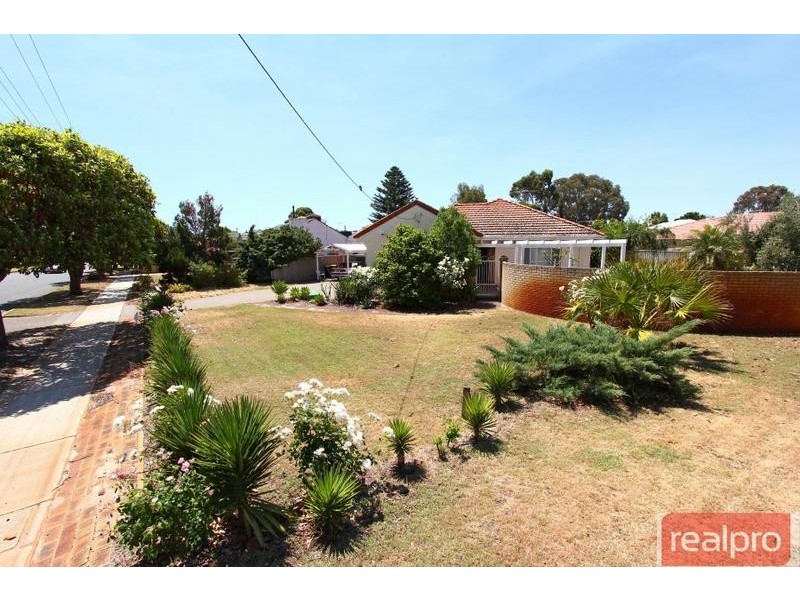 2 Henning Crescent, Manning WA 6152