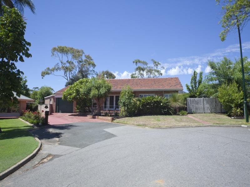 10 Batavia Way, Salter Point WA 6152