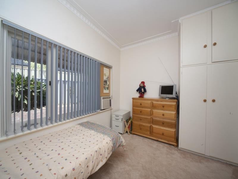 10 Batavia Way, Salter Point WA 6152