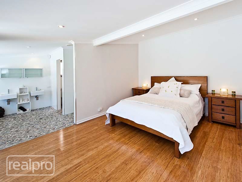 9 Pether Road, Manning WA 6152