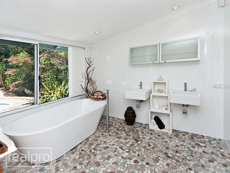 9 Pether Road, Manning WA 6152