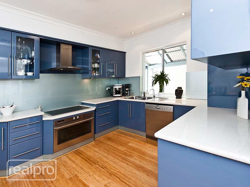 9 Pether Road, Manning WA 6152