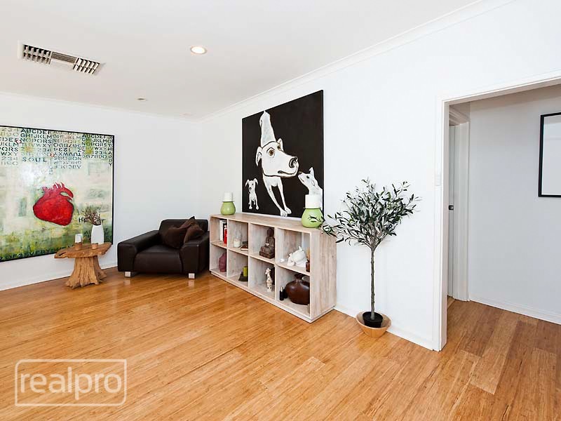 9 Pether Road, Manning WA 6152