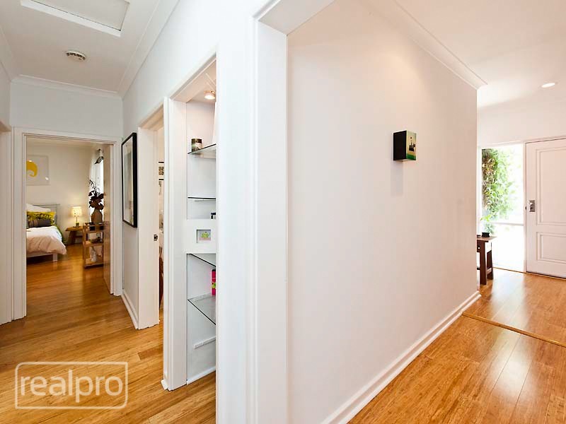 9 Pether Road, Manning WA 6152