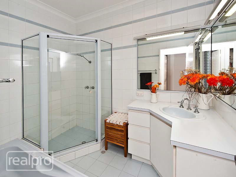 9 Pether Road, Manning WA 6152