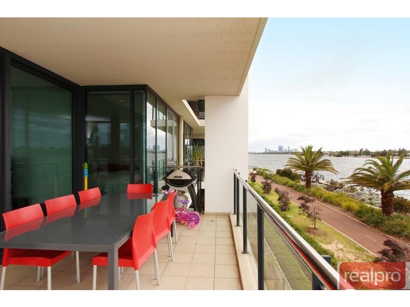 201E/70 Canning Beach Road, Applecross WA 6153
