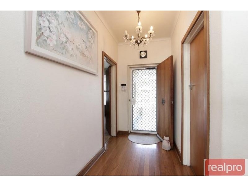 15 Success Crescent, Salter Point WA 6152