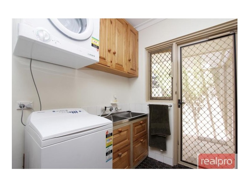 8 Batavia Way, Salter Point WA 6152