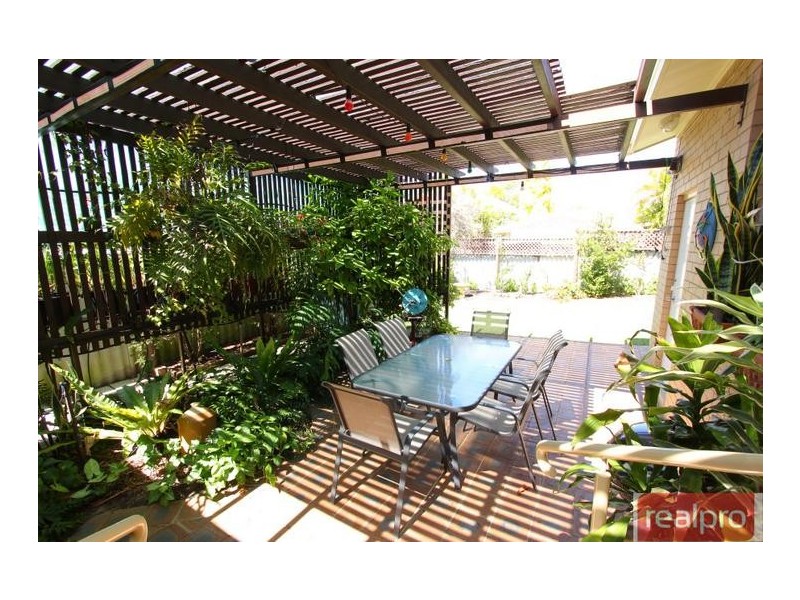 8 Batavia Way, Salter Point WA 6152