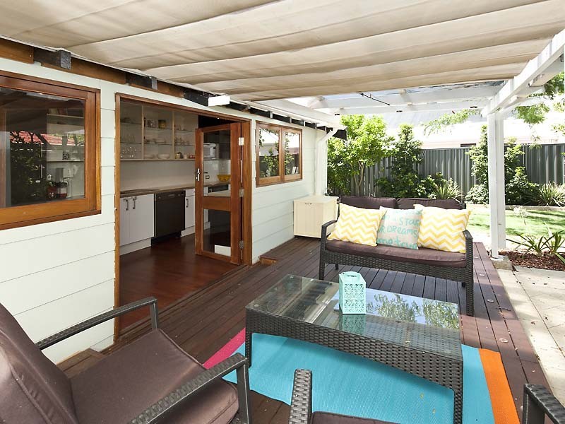 55 Crawshaw Crescent, Manning WA 6152
