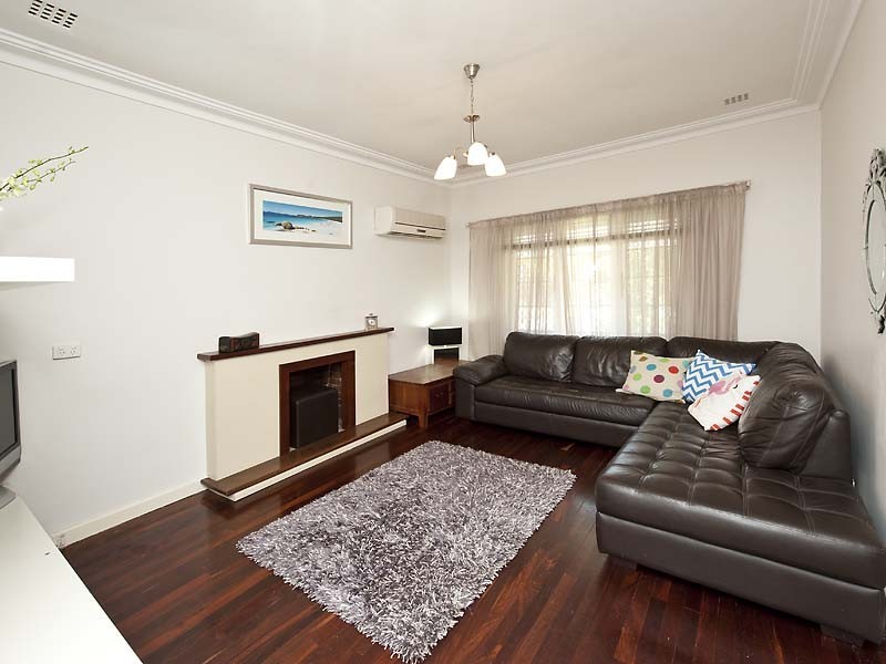 55 Crawshaw Crescent, Manning WA 6152