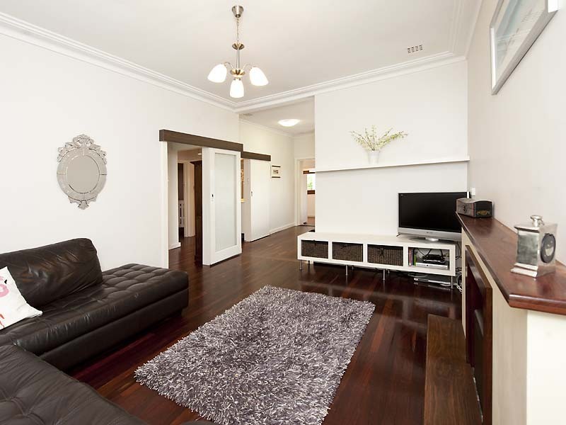 55 Crawshaw Crescent, Manning WA 6152