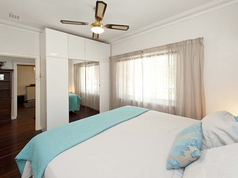 55 Crawshaw Crescent, Manning WA 6152