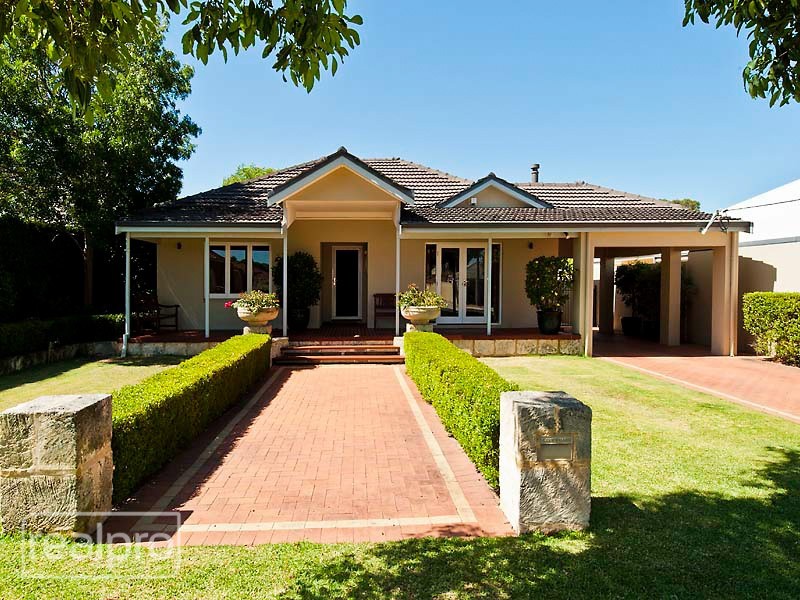 61 Cloister Avenue, Manning WA 6152