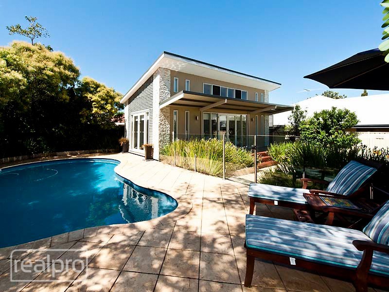 61 Cloister Avenue, Manning WA 6152