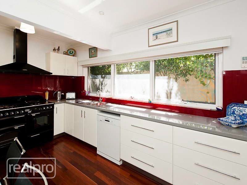 61 Cloister Avenue, Manning WA 6152